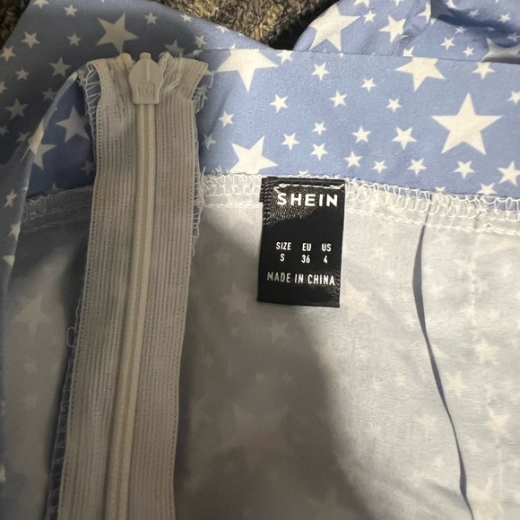 White and blue star mini skirt shein size small - Picture 4 of 5
